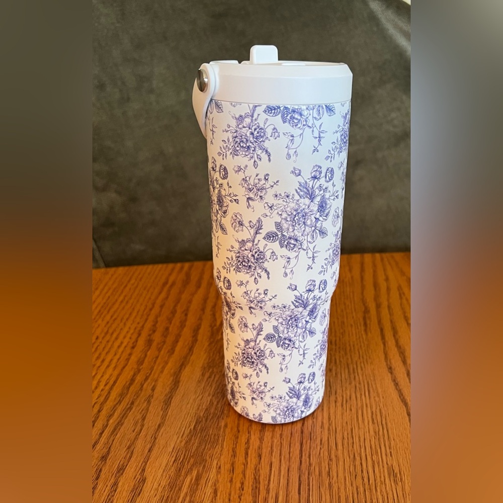 NWT Hydrapeak Artesian Collection Ivory Flowers 32oz Insulated Tumbler